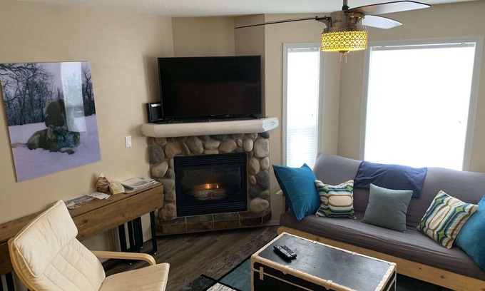 East Kootenay Condo | 5 Mins to the Resort & Fernie. On the Elk River