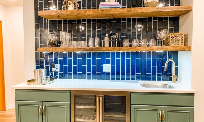 Mountainside House | 5 mins to Wisp! Super Cute Renovated Home w/Lake Views + Hot tub!