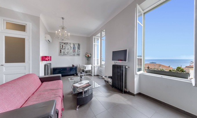 Monaco-Ville Apartment | 5 MINS WALK HEART MONTE CARLO & GRAND PRIX TRACK! 12 TO GRIMALDI FORUM &SEAVIEW!