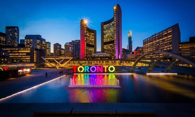Trinity - Bellwoods House | 5 MINS WALK TO TRINITY BELLWOOD PARK! 2 bedroom downtown Toronto