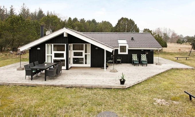 Aalbaek House | 5 person holiday home in lb k