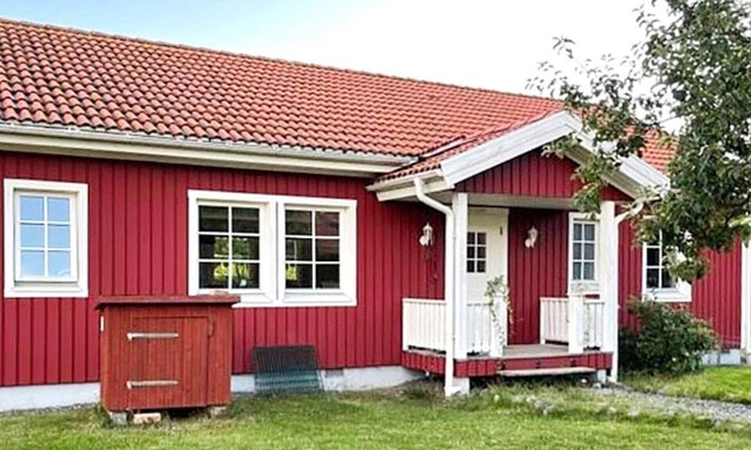 Svartsjo House | 5 person holiday home in SVARTSJÖ