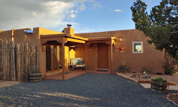 Eldorado at Santa Fe House | 5 Star Pueblo w/views, privacy & near hiking trails