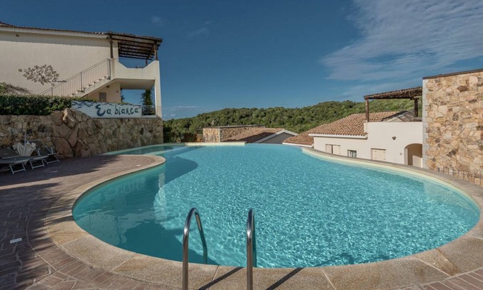 Baja Sardinia Apartment | 50 m² Apartment ∙ 1 bedroom ∙ 4 guests