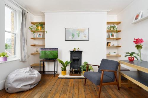 Hackney Central Apartment | 50 meters to the metro
