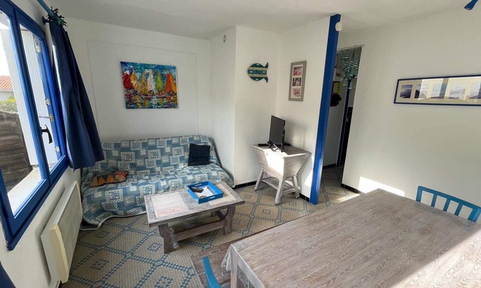 Hourtin-Plage House | 50m from the ocean at Hourtin Plage - sleeps 4 to 6