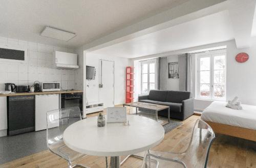Saint-Merri Apartment | 50m2 rue rambuteau/Pompidou/Marais/Hôtel de Ville