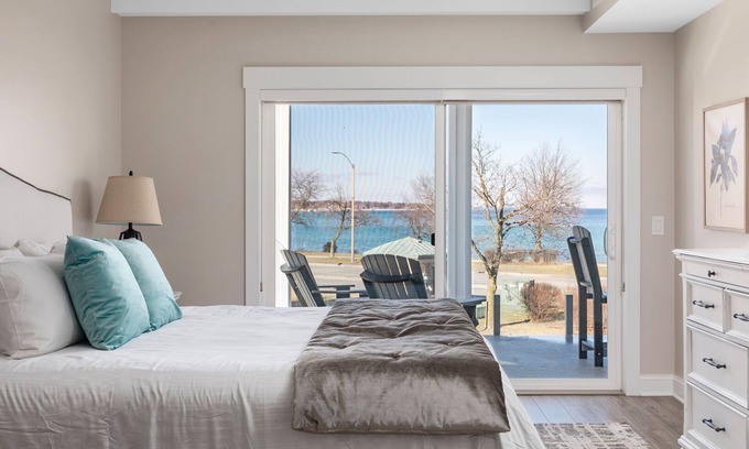 Traverse City Condo | 539 Bay St. Lake View Condo Unit 201W