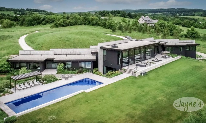Creemore Other | 5bdrm 7bath modern oasis in Creemore! Pool! Hot Tub! Sauna! Podcast Media Rm!