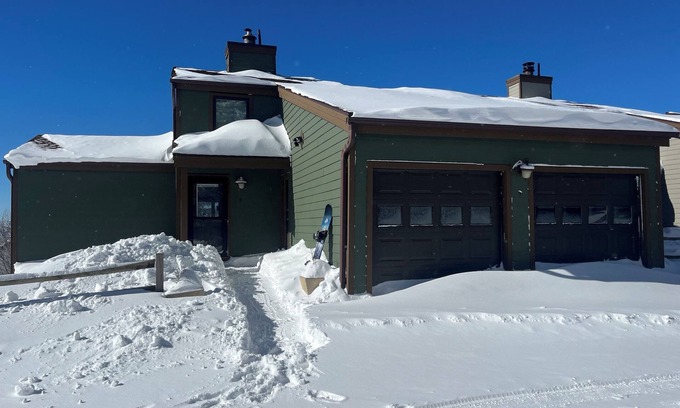 Snowshoe House | 5BR townhome close to slopes and village, EV charger