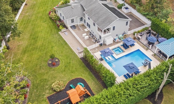 Cape May Court House House | 6,000 Sq.ft. 18 Guests, 7-Bed, 6-Bath, Pool, Spa, Outdoor Kitchen, Garden, WIFI.