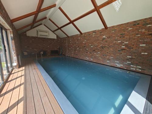 Blaencwm House | 6 Bed in Blaencwm oc-t32688
