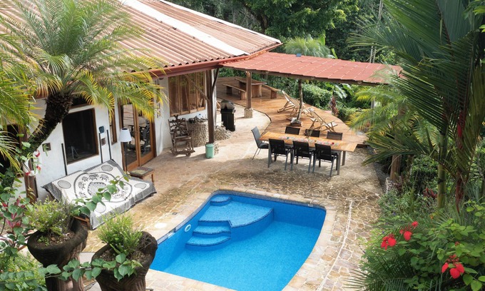 Baru Villa | 6 Bedroom Villa with Pool, 2 Min from Nauyaca waterfall, 10 Min from Beach