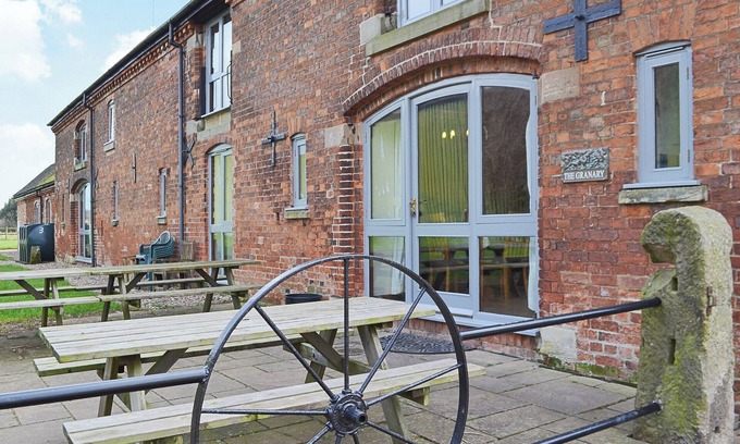 Denstone Cottage | 6 bedroom accommodation in Somersal Herbert, Ashbourne