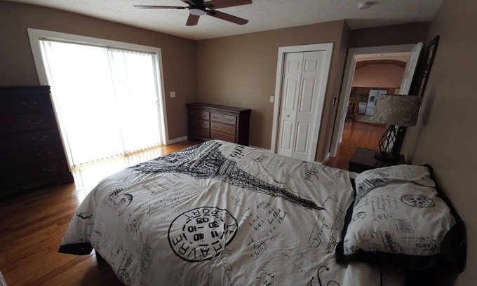 Biddeford House | 6-bedroom house in wonderful Biddeford with WiFi, AC