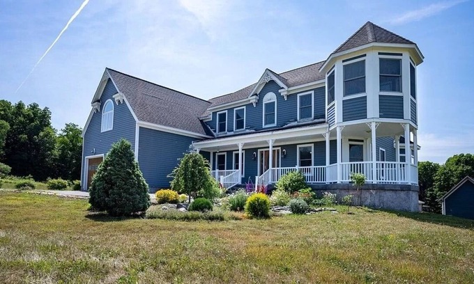 Groton House | 6-bedroom vacation home 20 minutes from Cornell University