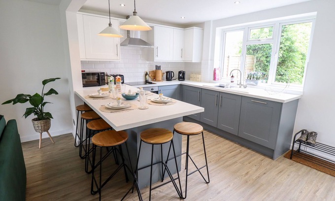Gainsborough Cottage | 6 Hillside Cottages