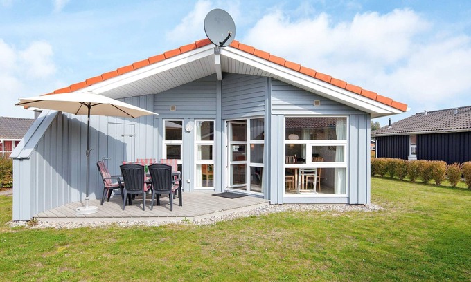 Lensterstrand House | 6 person holiday home in GROEMITZ