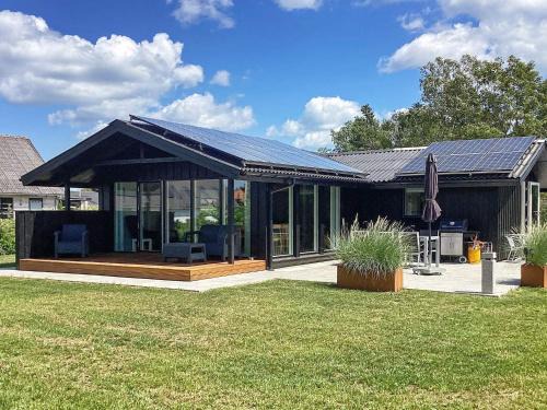 Hou House | 6 person holiday home in Hals