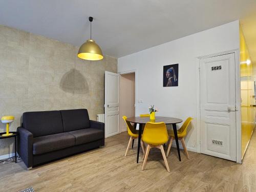 Bagnolet Apartment | #6 Petite Maison avec petit jardin proche du Métro