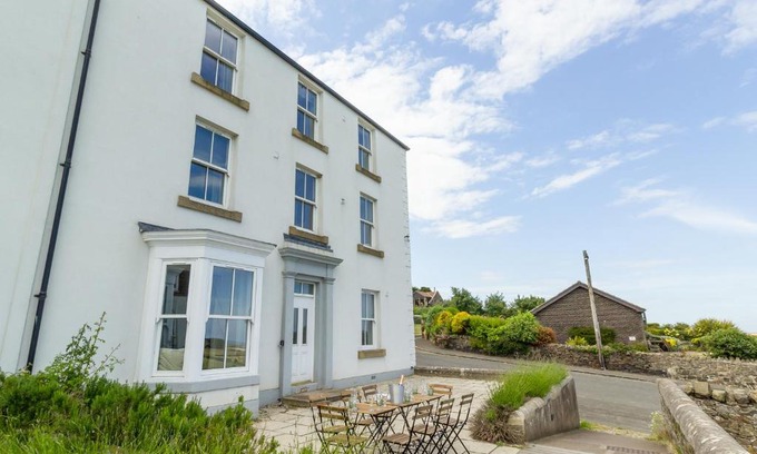 Embleton House | 6 Sea Lane
