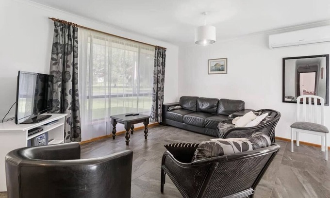 Encounter Bay House | 6 Simpson Rd Encounter Bay