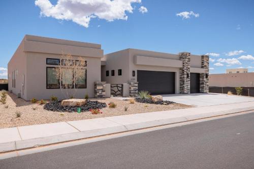 St. George House | 6th Hole Getaway