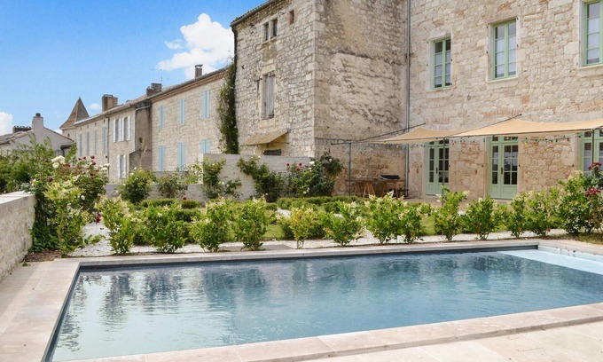 Lauzerte House | 7 bedroom accommodation in Lauzerte