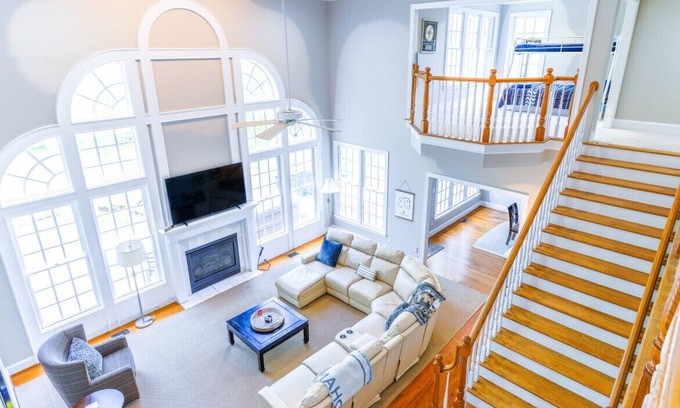 Sedgefield House | 7 BR on PGA Tour’s Sedgefield CC range Hot Tub