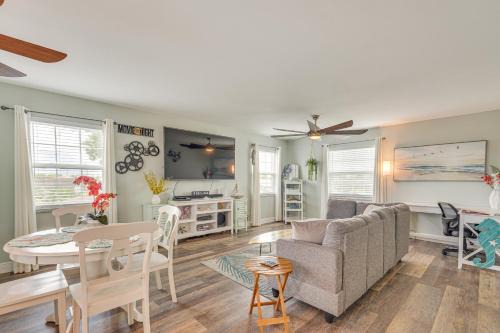 Panama City Apartment | 7 Mi PCB Beaches, Bays and Sunsets Florida Apt