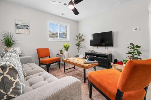 East Durham House | 7 Min walk to Golden Belt - 4 Min Drive to Downtown - 7 to Duke