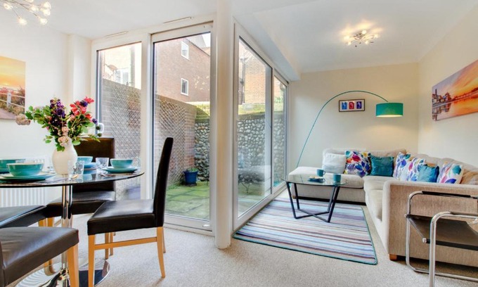 Cromer House | 7 Sea Mews