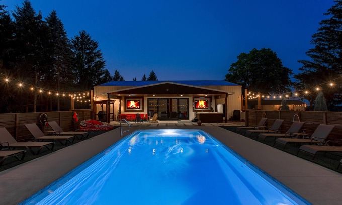 Traverse City Cabin | 70's Lodge TC | Lg Group Private Retreat Home