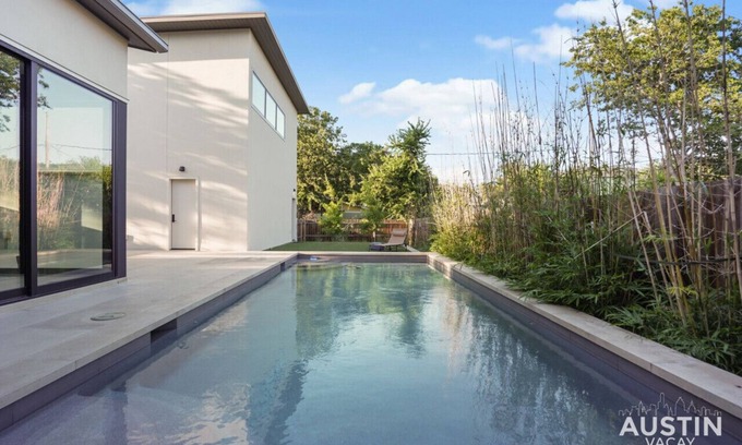 SoFi House | 704 Johanna #B xxxxx
