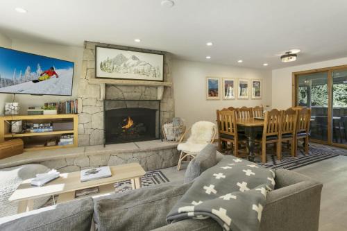 Eagle-Vail Apartment | 749 Deer Blvd condo