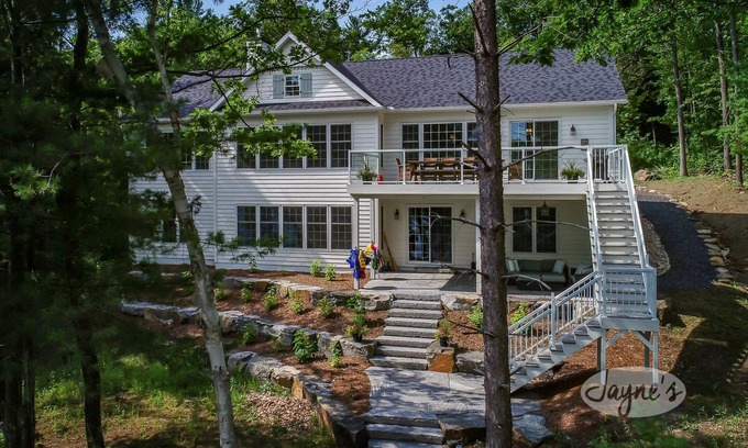 Dorset Cottage | 7Bdrm, 4Bath Dreamy Cottage on LOB. Games Room! All Day Sun!