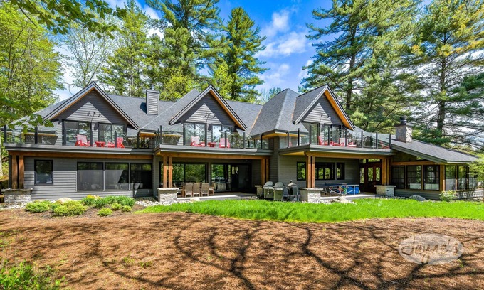 Bala Cottage | 7bed 6bath cottage + 1bed 1bath Bunkie! South Exposure! Beach! Tennis Court!