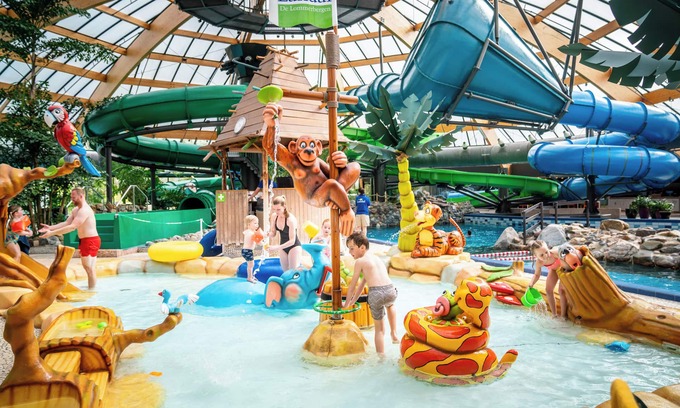 Municipality of Beesel House | 8-person bungalow in the holiday park Landal De Lommerbergen