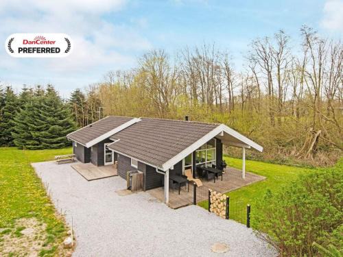 Mommark Strand House | 8 person holiday home in Sydals