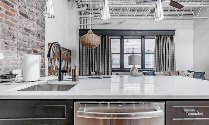 Downtown Asheville Apartment | 80 LEX 204 Industrial Chic Free Parking
