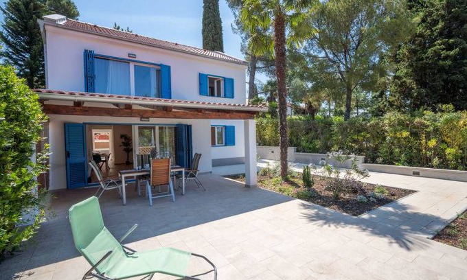 Njivice House | 85 m² House ∙ 2 bedrooms ∙ 4 guests