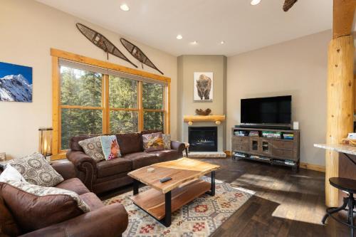 Keystone House | 8767 Trappers Crossing condo