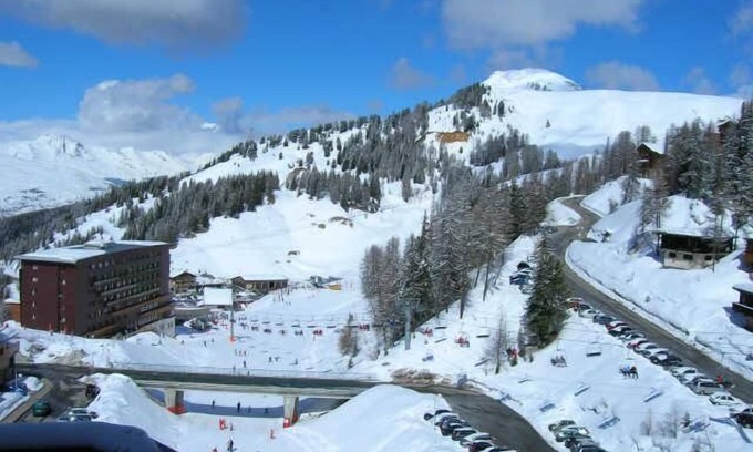 Plagne Centre Apartment | 8th floor, view mountain, balcony, tv, ski locker, 16m², La Plagne