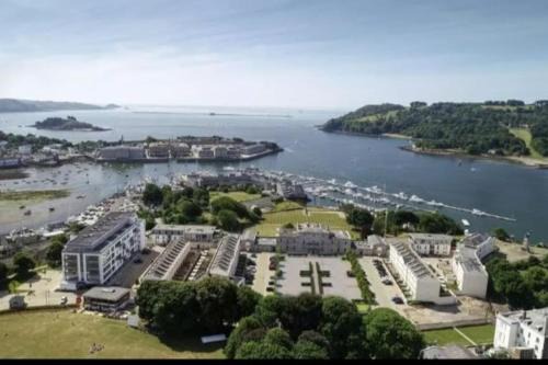 Devonport Apartment | 9 Admiralty House Stunning Luxury Apartment with free parking