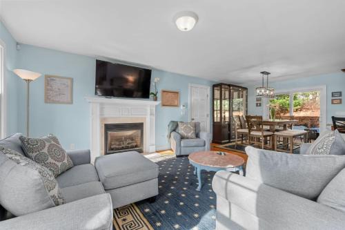 Harwich Port House | 9 Alonzo Road Harwich Port Cape Cod - Don't Think Twice