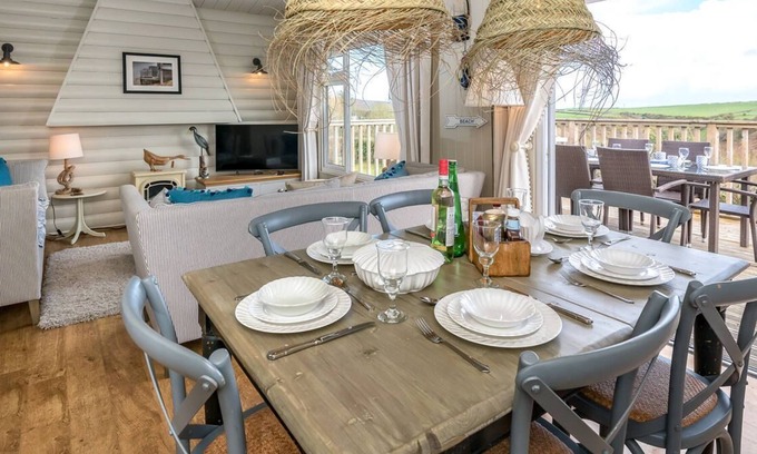 Mynytho Ski Chalet | 9 Braich Farm in the beautiful Pwllheli