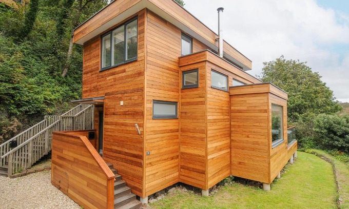 St. Agnes House | 9 Cedars
