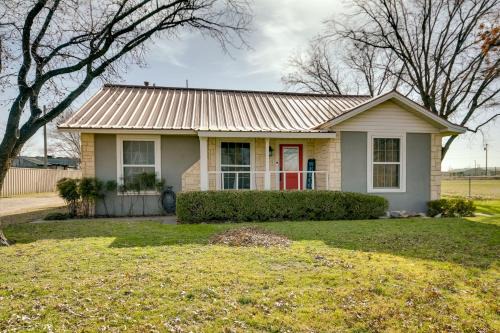 Lubbock House | 9 Mi to Downtown Lubbock Home with Yard