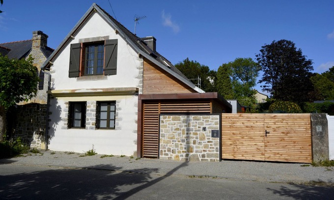 Morgat House | 90 m from Morgat beach, fully renovated 3-bedroom house on quiet street