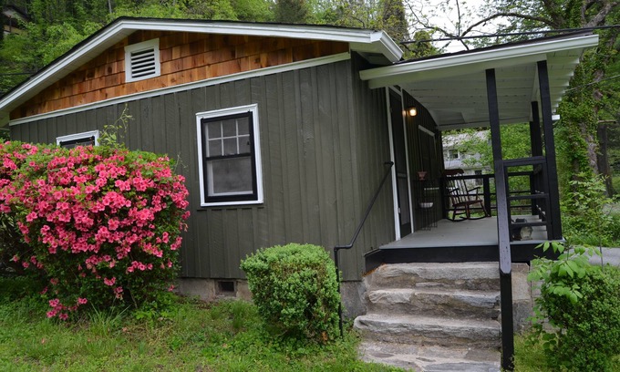 Bat Cave Cabin | #97 Rocky River Cabin